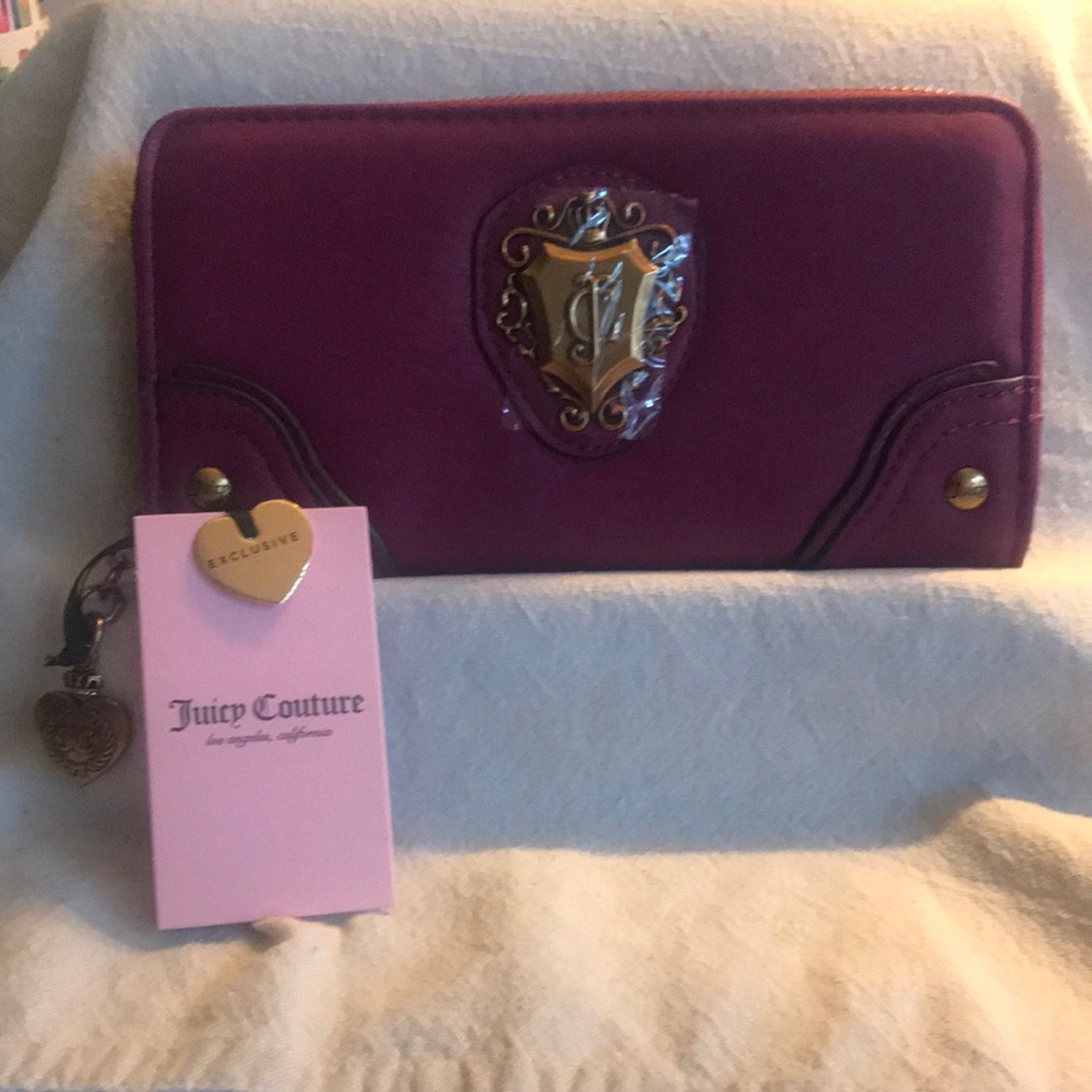 NWT ~ Juicy Couture Romance Gusset Single Zip Around Wallet in  Plum Berry